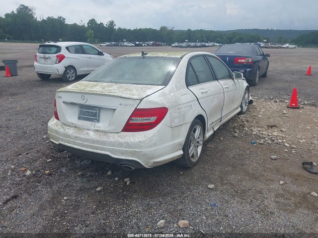 2013 Mercedes-benz C 300 Sport 4matic მანქანა იყიდება აუქციონზე, vin: WDDGF8ABXDR278035, აუქციონის ნომერი: 45713075