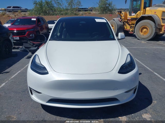 Продажа на аукционе авто 2024 Tesla Model Y Long Range Single Motor Rear-wheel Drive/rwd, vin: 7SAYGDED5RF105281, номер лота: 45713165