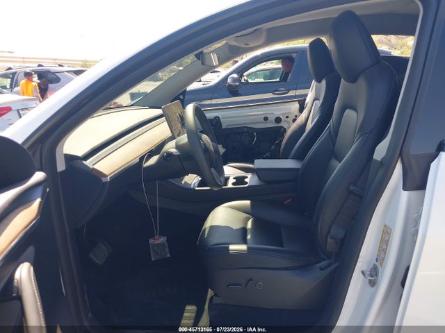Продажа на аукционе авто 2024 Tesla Model Y Long Range Single Motor Rear-wheel Drive/rwd, vin: 7SAYGDED5RF105281, номер лота: 45713165