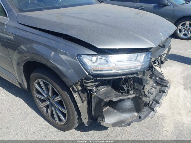 Продажа на аукционе авто 2017 Audi Q7 3.0t Premium, vin: WA1LAAF78HD056447, номер лота: 45713178