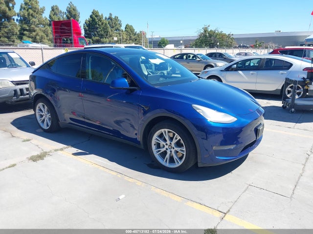 Tesla Model Y Long Range Dual Motor All-wheel Drive 2020 5YJYGDEE5LF015156 главное изображение