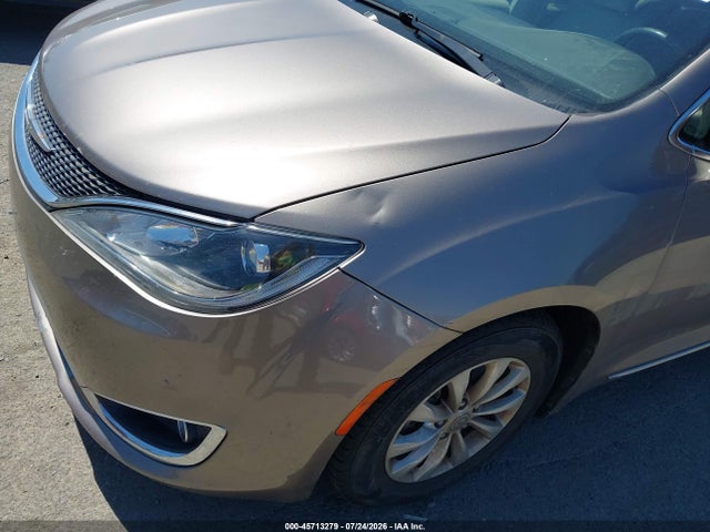 Chrysler Pacifica Touring-l 2017 2C4RC1BGXHR720003 Image 18