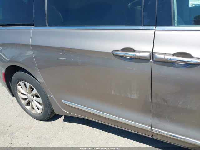 Auction sale of the 2017 Chrysler Pacifica Touring-l, vin: 2C4RC1BGXHR720003, lot number: 45713279