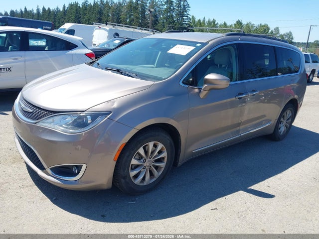 Chrysler Pacifica Touring-l 2017 2C4RC1BGXHR720003 Image 2