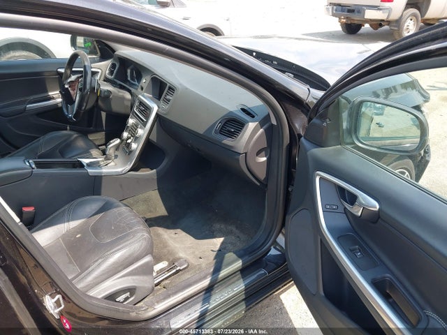 Volvo S60 T5 Dynamic 2018 YV126MFL3J2452203 Image 5