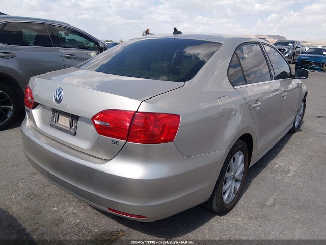 2014 Volkswagen Jetta 1.8t Se მანქანა იყიდება აუქციონზე, vin: 3VWD07AJ2EM286596, აუქციონის ნომერი: 45713398