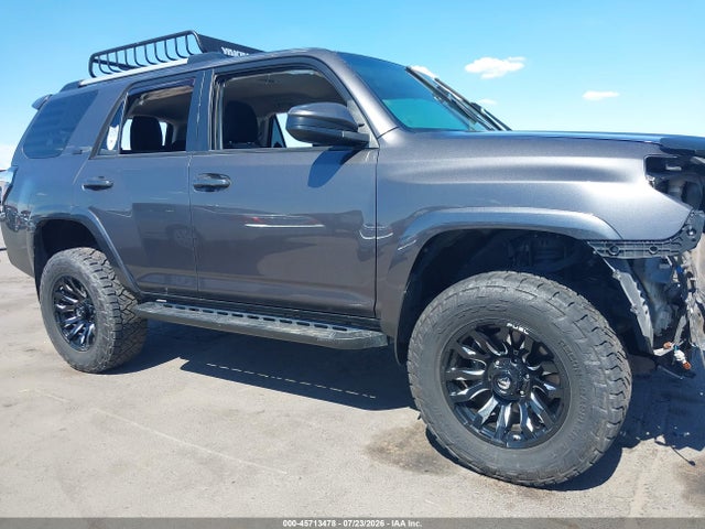 Toyota 4RUNNER SR5 2019 JTEBU5JR0K5703901 Image 13