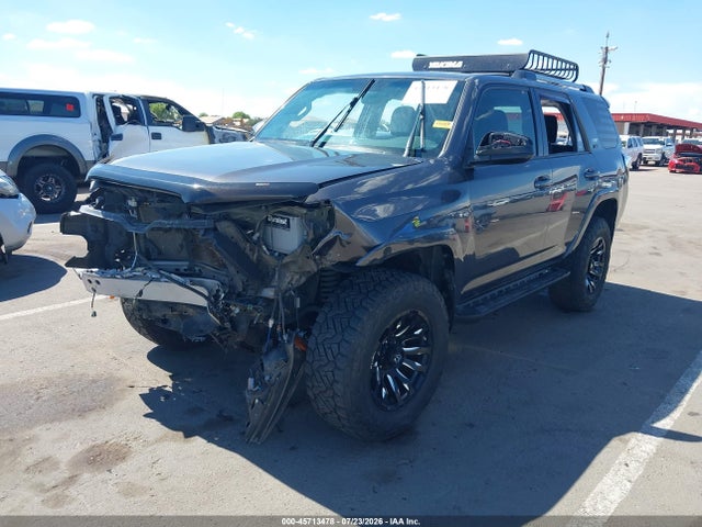 Toyota 4RUNNER SR5 2019 JTEBU5JR0K5703901 Image 2