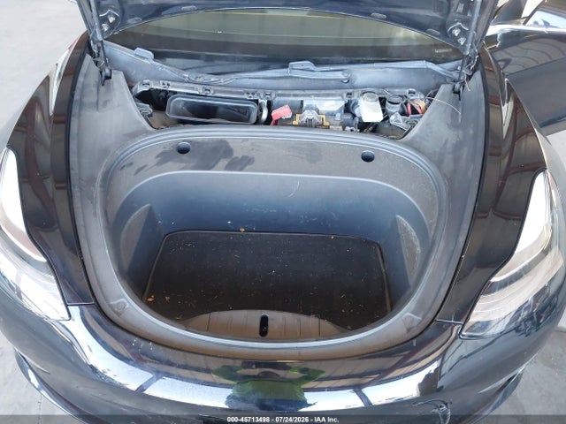 45713498 :رقم المزاد ، 5YJ3E1EA5JF173411 vin ، 2018 Tesla Model 3 Long Range/mid Range مزاد بيع