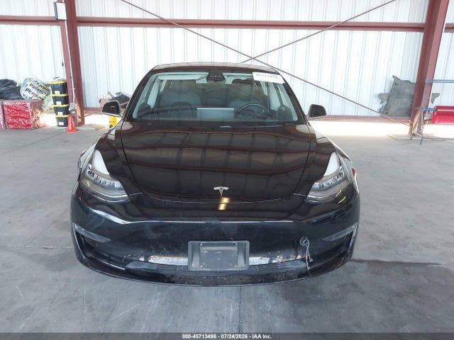 45713498 :رقم المزاد ، 5YJ3E1EA5JF173411 vin ، 2018 Tesla Model 3 Long Range/mid Range مزاد بيع
