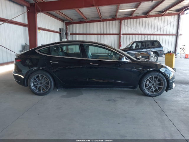 45713498 :رقم المزاد ، 5YJ3E1EA5JF173411 vin ، 2018 Tesla Model 3 Long Range/mid Range مزاد بيع