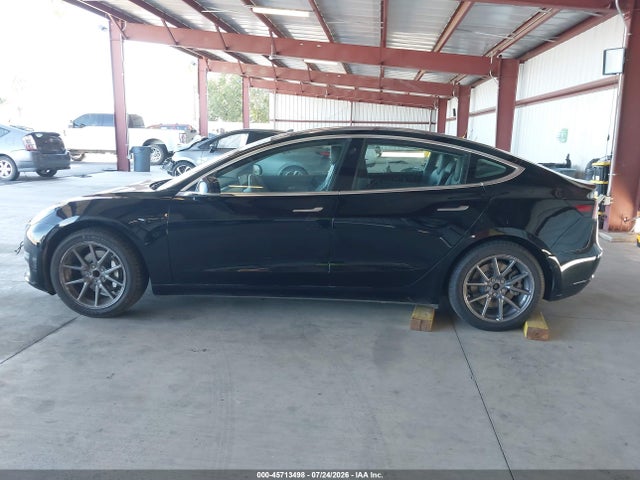 45713498 :رقم المزاد ، 5YJ3E1EA5JF173411 vin ، 2018 Tesla Model 3 Long Range/mid Range مزاد بيع