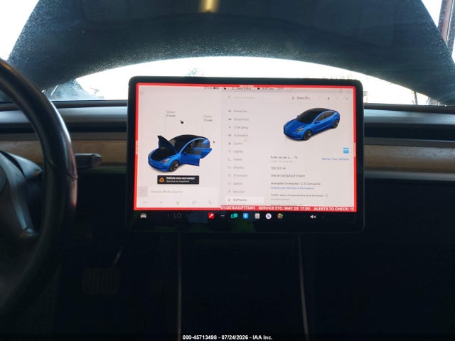 45713498 :رقم المزاد ، 5YJ3E1EA5JF173411 vin ، 2018 Tesla Model 3 Long Range/mid Range مزاد بيع