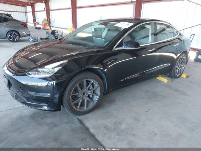 45713498 :رقم المزاد ، 5YJ3E1EA5JF173411 vin ، 2018 Tesla Model 3 Long Range/mid Range مزاد بيع