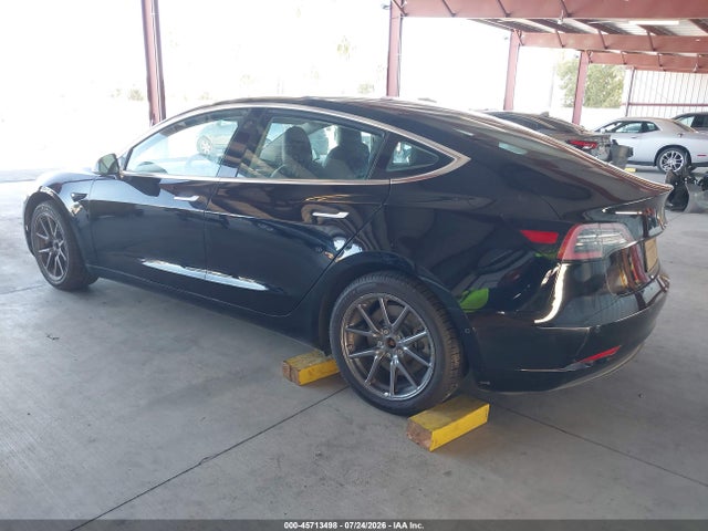 45713498 :رقم المزاد ، 5YJ3E1EA5JF173411 vin ، 2018 Tesla Model 3 Long Range/mid Range مزاد بيع