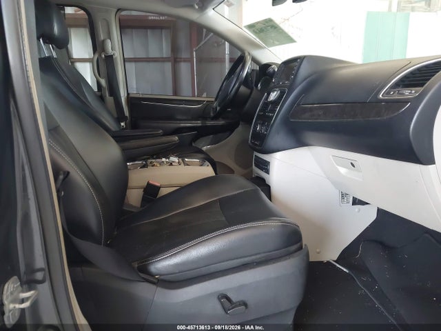 Продаж на аукціоні авто 2011 Chrysler Town & Country Touring-l, vin: 2A4RR8DG9BR721813, номер лоту: 45713613