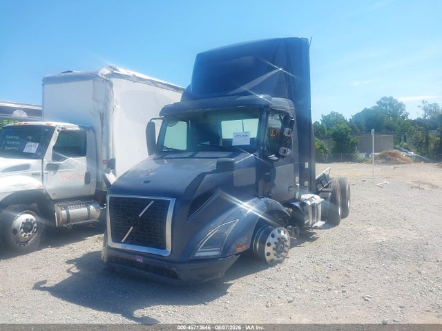 Volvo VNR 2020 4V4WC9EG0LN261832 Image 2