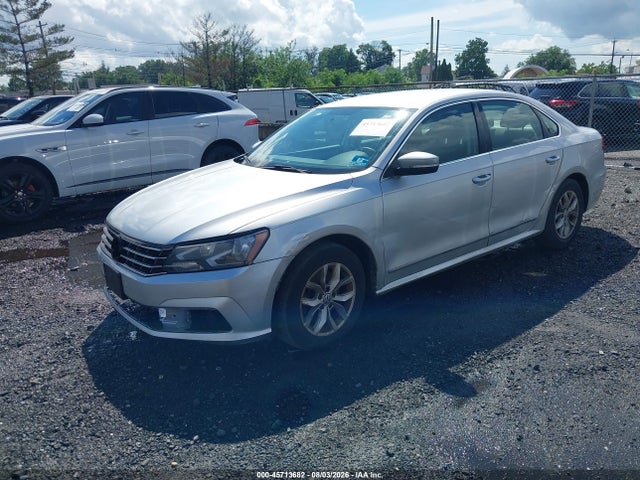 Aukcja sprzedaży 2016 Volkswagen Passat 1.8t S, vin: 1VWAT7A33GC040432, numer aukcji: 45713682