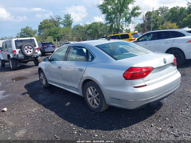 Aukcja sprzedaży 2016 Volkswagen Passat 1.8t S, vin: 1VWAT7A33GC040432, numer aukcji: 45713682