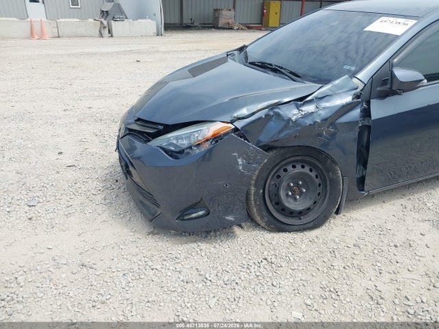 45713836 :رقم المزاد ، 5YFBURHE4HP729590 vin ، 2017 Toyota Corolla Le مزاد بيع