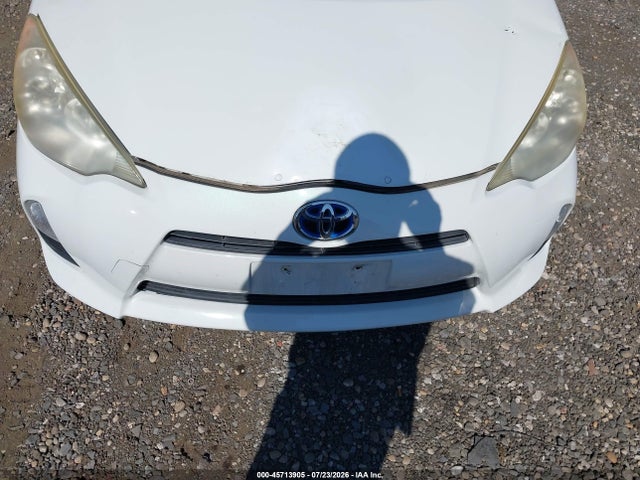 2013 Toyota Prius C One მანქანა იყიდება აუქციონზე, vin: JTDKDTB31D1042568, აუქციონის ნომერი: 45713905