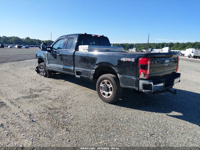 45713981 :رقم المزاد ، 1FT8X3BN1SEC22707 vin ، 2025 Ford F-350 Xlt مزاد بيع