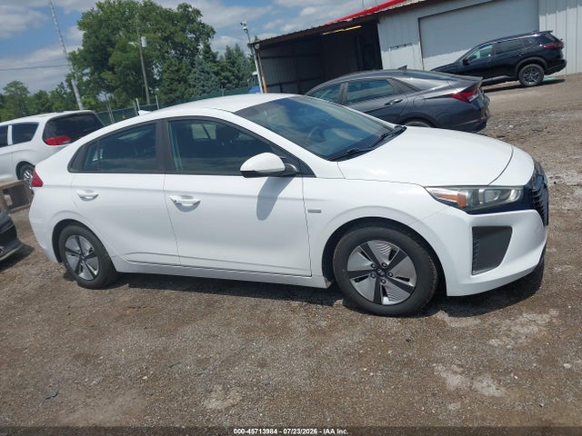 Продаж на аукціоні авто 2018 Hyundai Ioniq Hybrid Blue, vin: KMHC65LC1JU076167, номер лоту: 45713984
