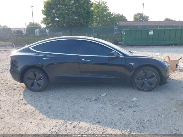 Tesla Model 3 Long Range/mid Range 2018 5YJ3E1EA8JF155307 Image 13