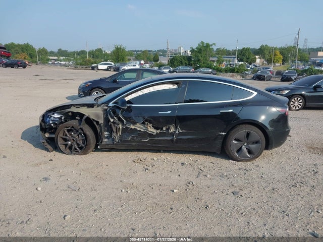 Tesla Model 3 Long Range/mid Range 2018 5YJ3E1EA8JF155307 Image 14