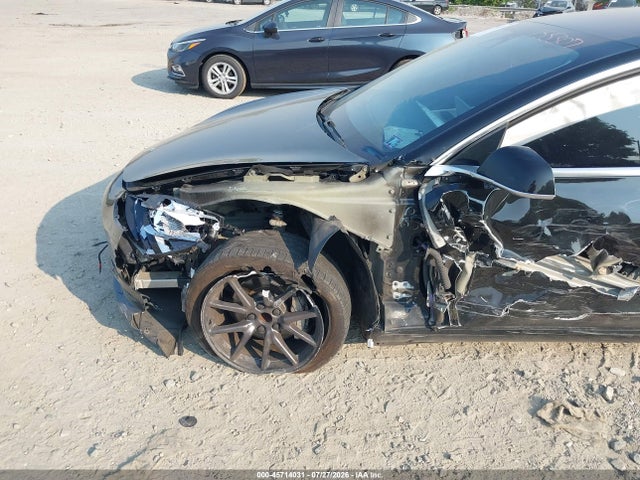 Tesla Model 3 Long Range/mid Range 2018 5YJ3E1EA8JF155307 Image 6