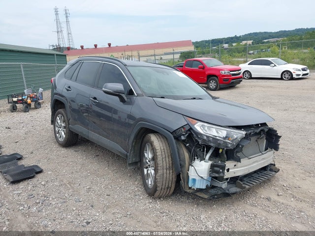 45714063 :رقم المزاد ، 2T3A1RFV6LW121365 vin ، 2020 Toyota Rav4 Xle Premium مزاد بيع