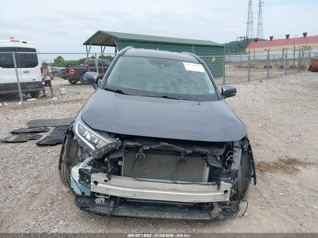 45714063 :رقم المزاد ، 2T3A1RFV6LW121365 vin ، 2020 Toyota Rav4 Xle Premium مزاد بيع