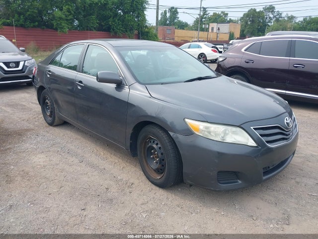 2011 Toyota Camry Le მანქანა იყიდება აუქციონზე, vin: 4T1BF3EK6BU135722, აუქციონის ნომერი: 45714086