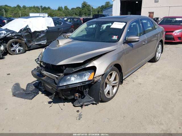 2015 Volkswagen Passat 1.8t Se მანქანა იყიდება აუქციონზე, vin: 1VWBT7A36FC076697, აუქციონის ნომერი: 45714119