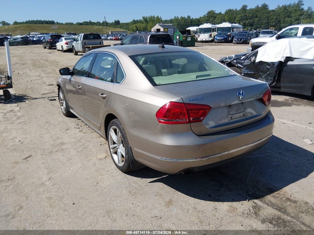 2015 Volkswagen Passat 1.8t Se მანქანა იყიდება აუქციონზე, vin: 1VWBT7A36FC076697, აუქციონის ნომერი: 45714119