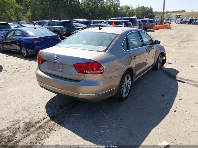2015 Volkswagen Passat 1.8t Se მანქანა იყიდება აუქციონზე, vin: 1VWBT7A36FC076697, აუქციონის ნომერი: 45714119