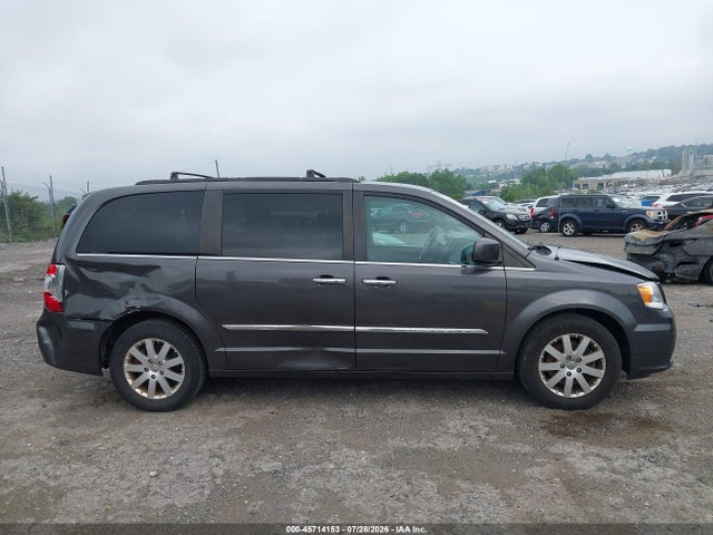 2C4RC1BG9FR628636 Chrysler Town &amp; Country Touring