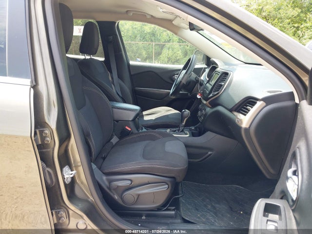 Auction sale of the 2015 Jeep Cherokee Latitude, vin: 1C4PJMCB0FW612947, lot number: 45714201