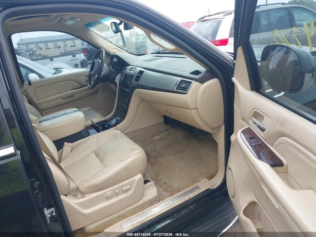 45714220 :رقم المزاد ، 1GYFK63857R206715 vin ، 2007 Cadillac Escalade Luxury مزاد بيع