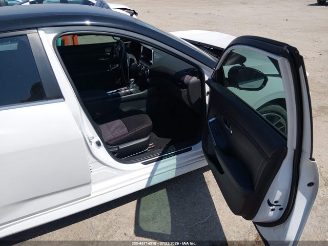 Продажа на аукционе авто 2024 Nissan Sentra Sr Xtronic Cvt, vin: 3N1AB8DV6RY324269, номер лота: 45714318