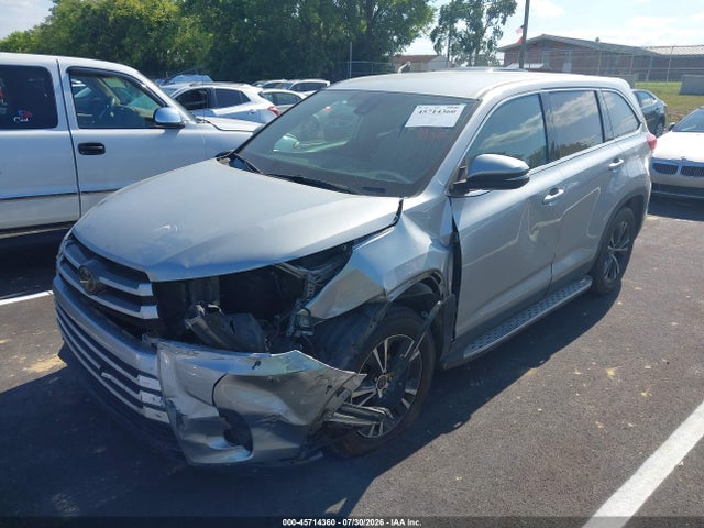 2019 Toyota Highlander Le მანქანა იყიდება აუქციონზე, vin: 5TDZARFHXKS048353, აუქციონის ნომერი: 45714360