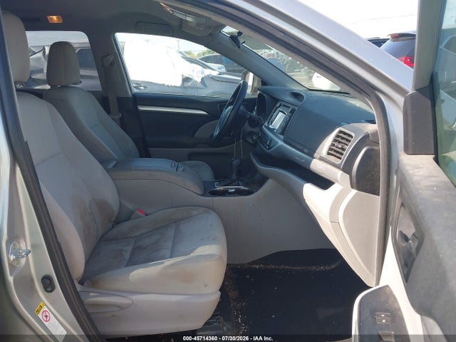 2019 Toyota Highlander Le მანქანა იყიდება აუქციონზე, vin: 5TDZARFHXKS048353, აუქციონის ნომერი: 45714360