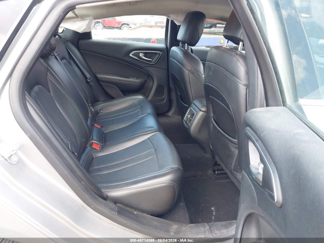 45714369 :رقم المزاد ، 1C3CCCCGXFN519992 vin ، 2015 Chrysler 200 C مزاد بيع