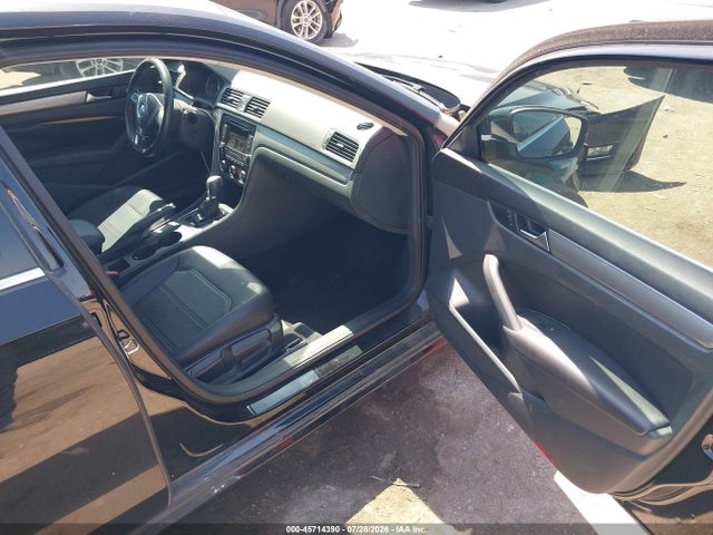 Продажа на аукционе авто 2015 Volkswagen Passat 1.8t Limited Edition, vin: 1VWAS7A32FC086951, номер лота: 45714390