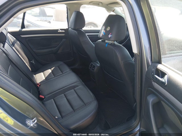 45714445 :رقم المزاد ، 3VWAX7AJ4AM098834 vin ، 2010 Volkswagen Jetta Limited Edition مزاد بيع
