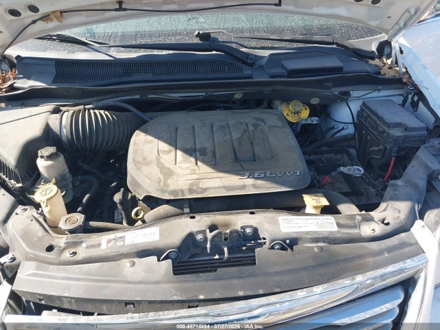 Продаж на аукціоні авто 2015 Chrysler Town & Country Touring-l, vin: 2C4RC1CG8FR619988, номер лоту: 45714494