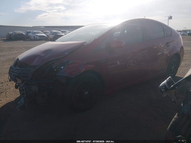 Toyota Prius Three 2014 JTDKN3DU8E1774717 Image 2