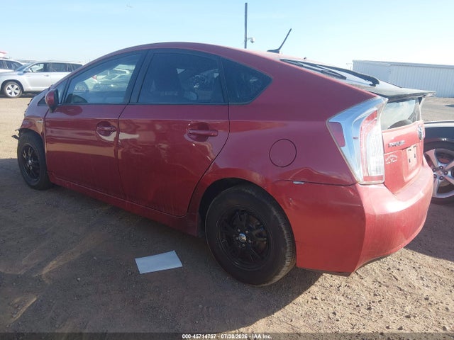 Toyota Prius Three 2014 JTDKN3DU8E1774717 Image 3