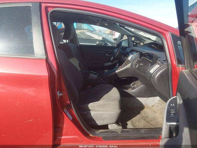 Toyota Prius Three 2014 JTDKN3DU8E1774717 Image 5