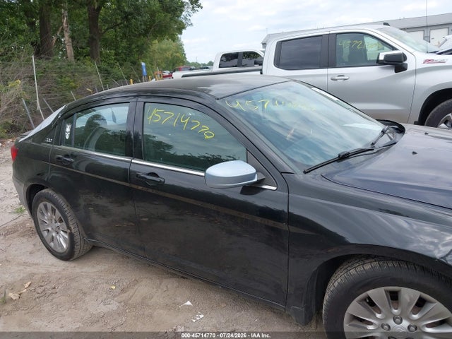 45714770 :رقم المزاد ، 1C3CCBAB4EN146352 vin ، 2014 Chrysler 200 Lx مزاد بيع